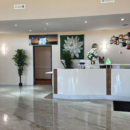 Royal Inn & Suites Адайрсвилл Экстерьер фото