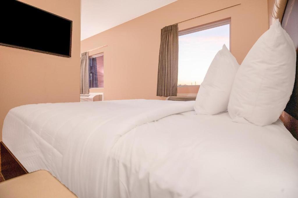 Royal Inn & Suites Адайрсвилл Экстерьер фото