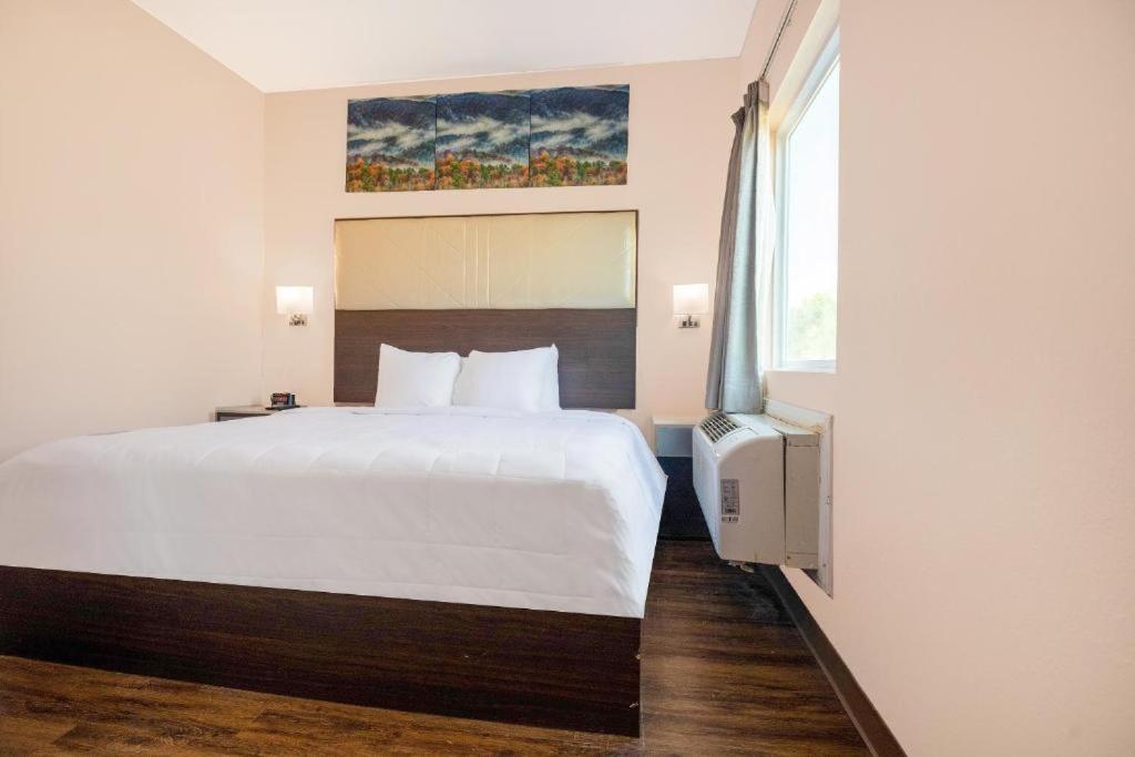 Royal Inn & Suites Адайрсвилл Экстерьер фото